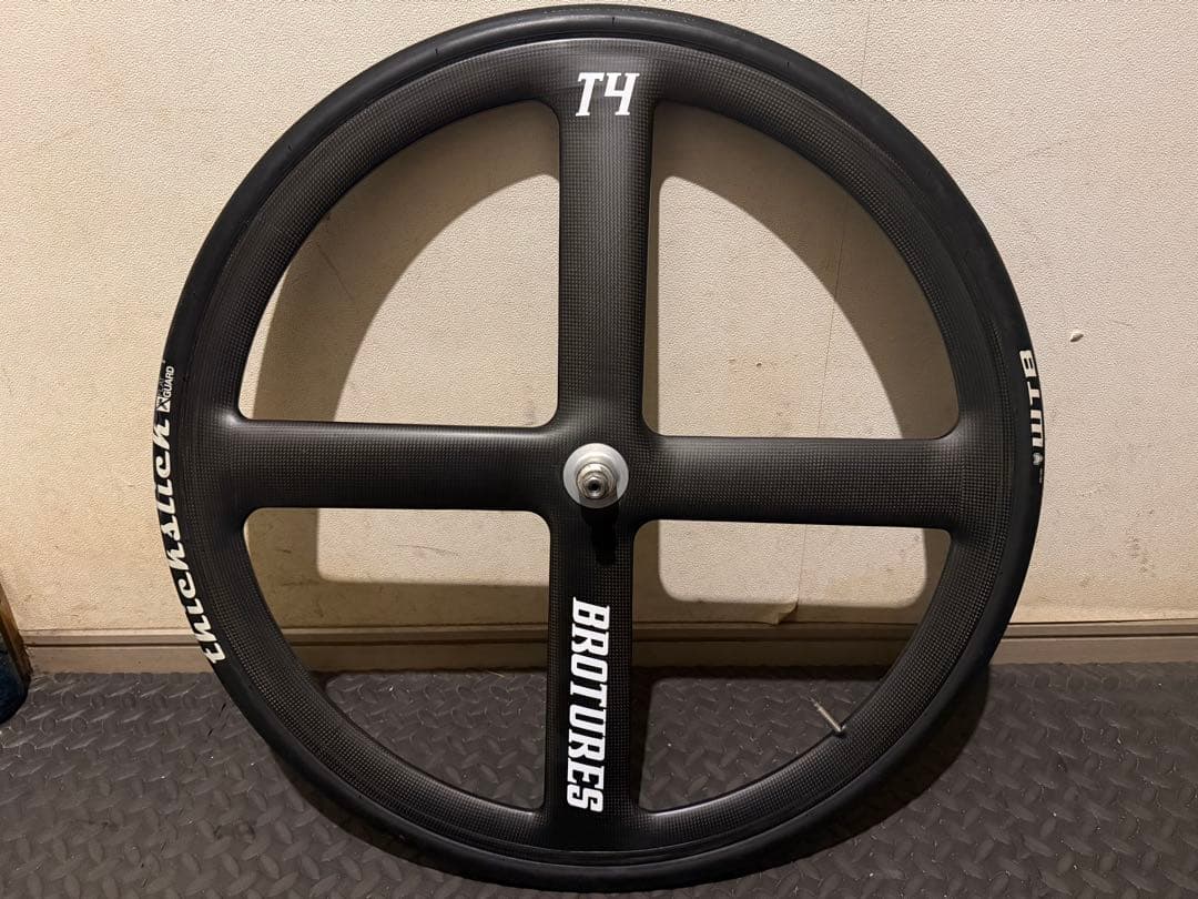 フロント用　BROTURES T4 カーボンホイール