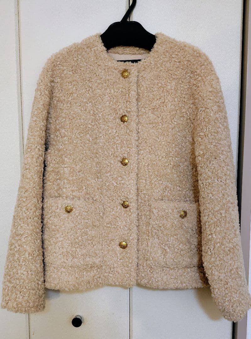 Mila Owenミラオーウェン 金釦ノーカラーコンパクトボアジャケット