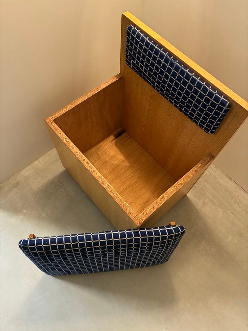 レトロポップ　北欧　ビンテージ　スツール　収納付き椅子　アノニマス