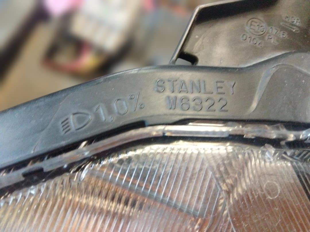 スズキ アルトのヘッドライト（左右 クリア 未使用品