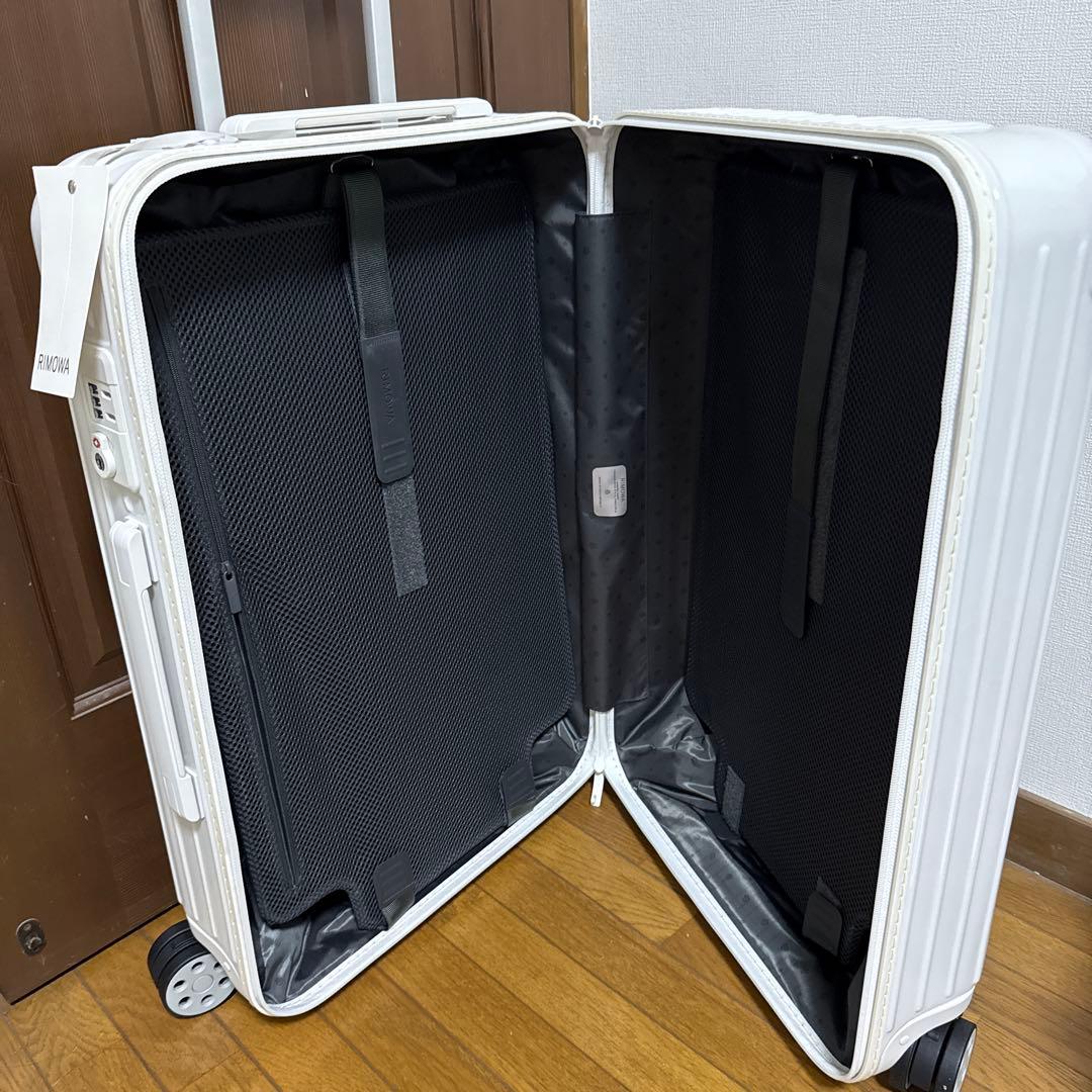 新品未使用　RIMOWA ESSENTIALチェックインM ホワイト