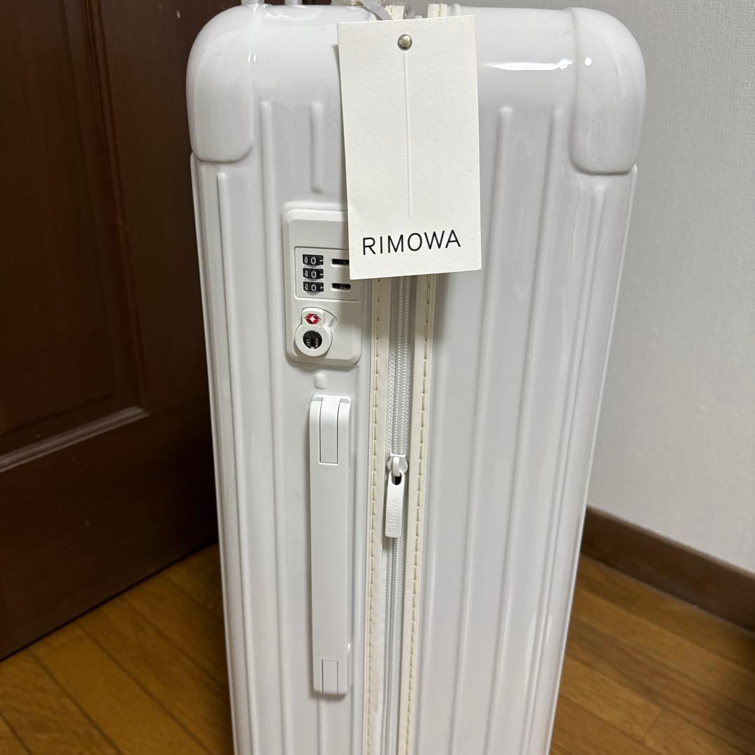 新品未使用　RIMOWA ESSENTIALチェックインM ホワイト