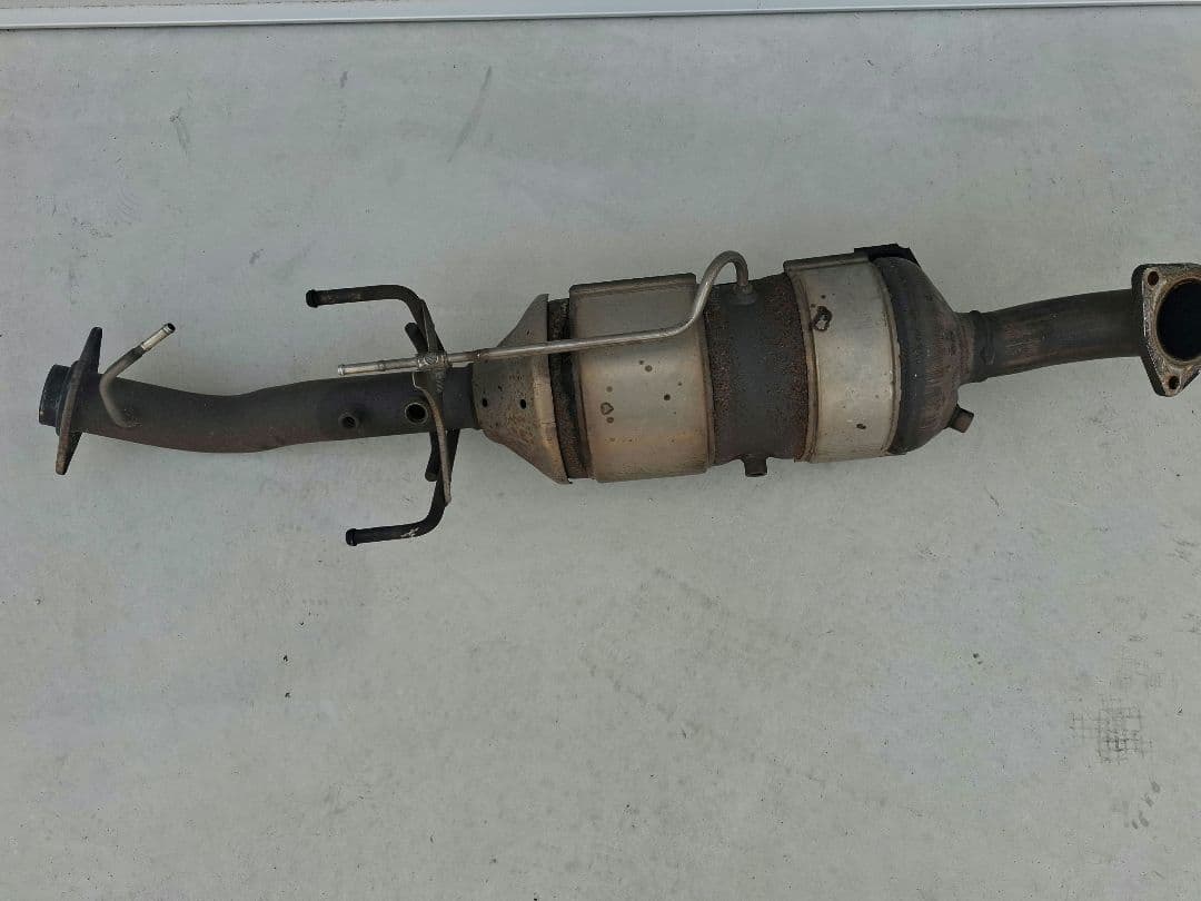 ハイエース　200系　マフラー　触媒