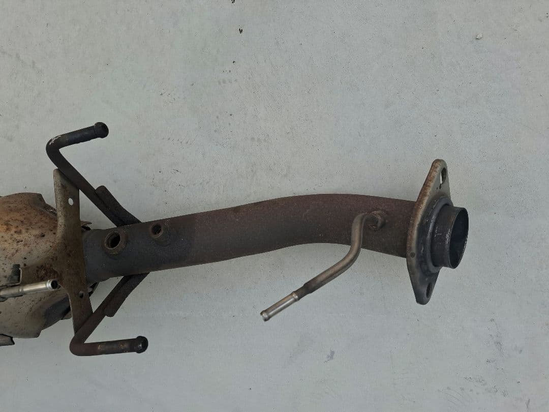 ハイエース　200系　マフラー　触媒