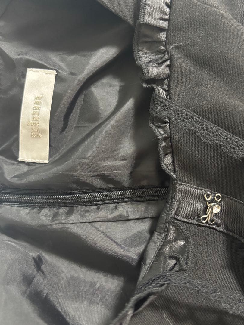 pium フロントホックティアードミニワンピース