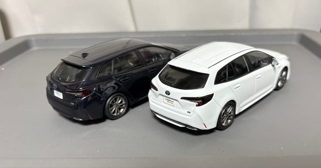 ア*ァ様 1／30ミニカー。トヨタ非売品。カローラツーリングセット。