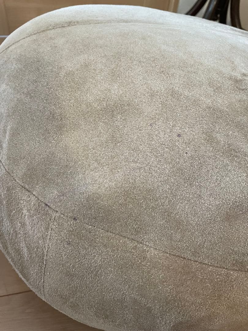 芦屋ブランドジュリエ購入　革張りプフ