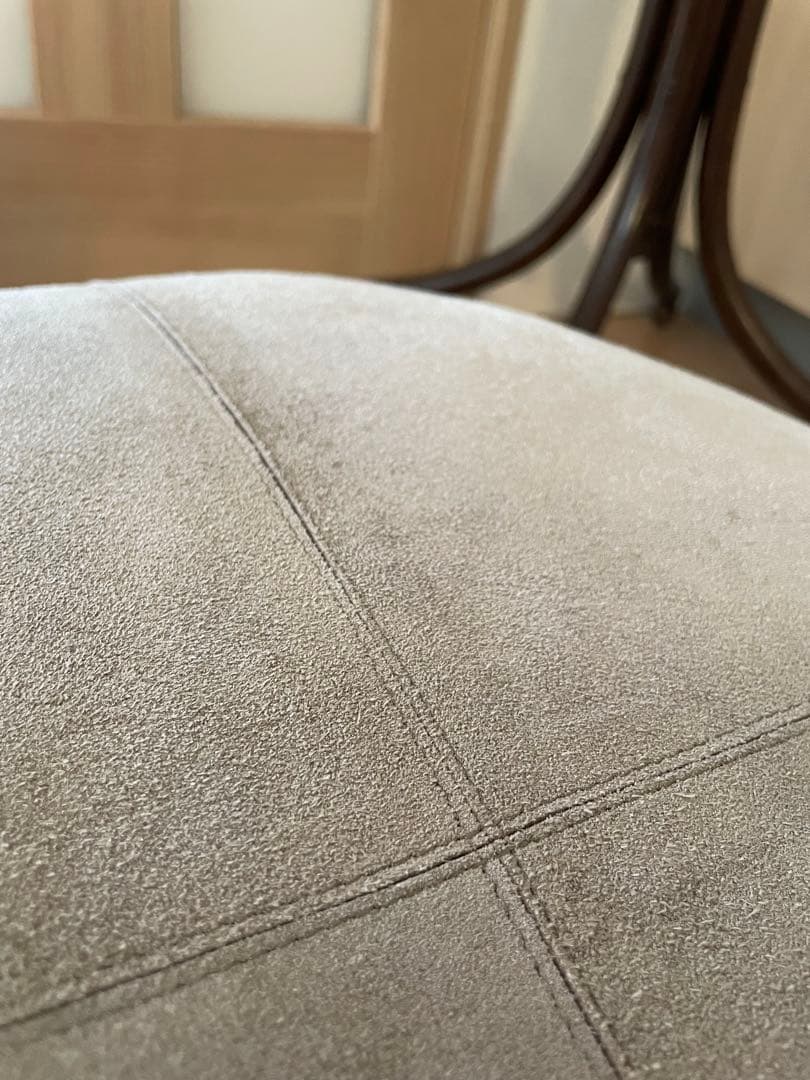 芦屋ブランドジュリエ購入　革張りプフ