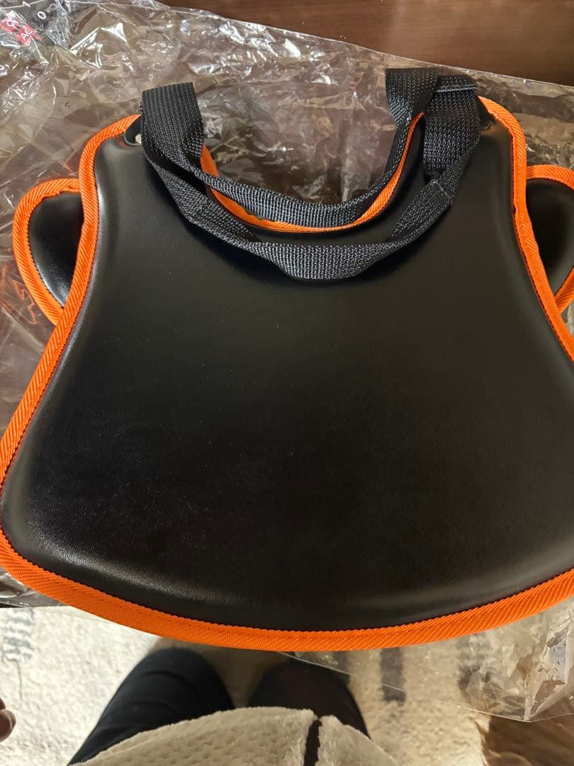 値下げ　ジャイアンツ　プロテクター型トートバッグ