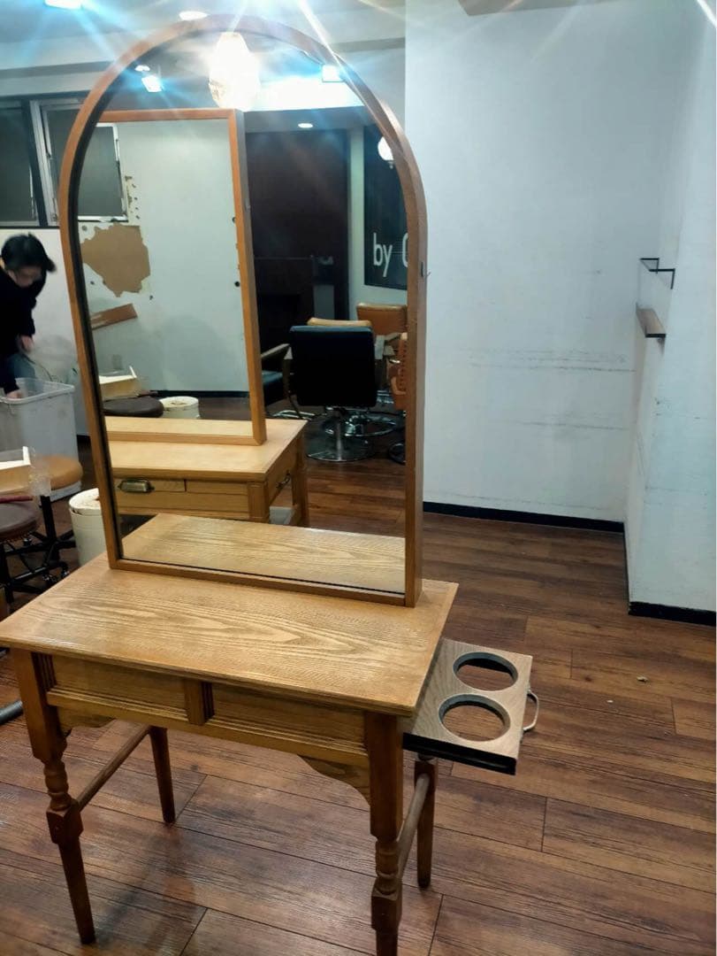 2台在庫　美容室　ヘアサロン　セット面　鏡付き ドライヤー収納可能　木製
