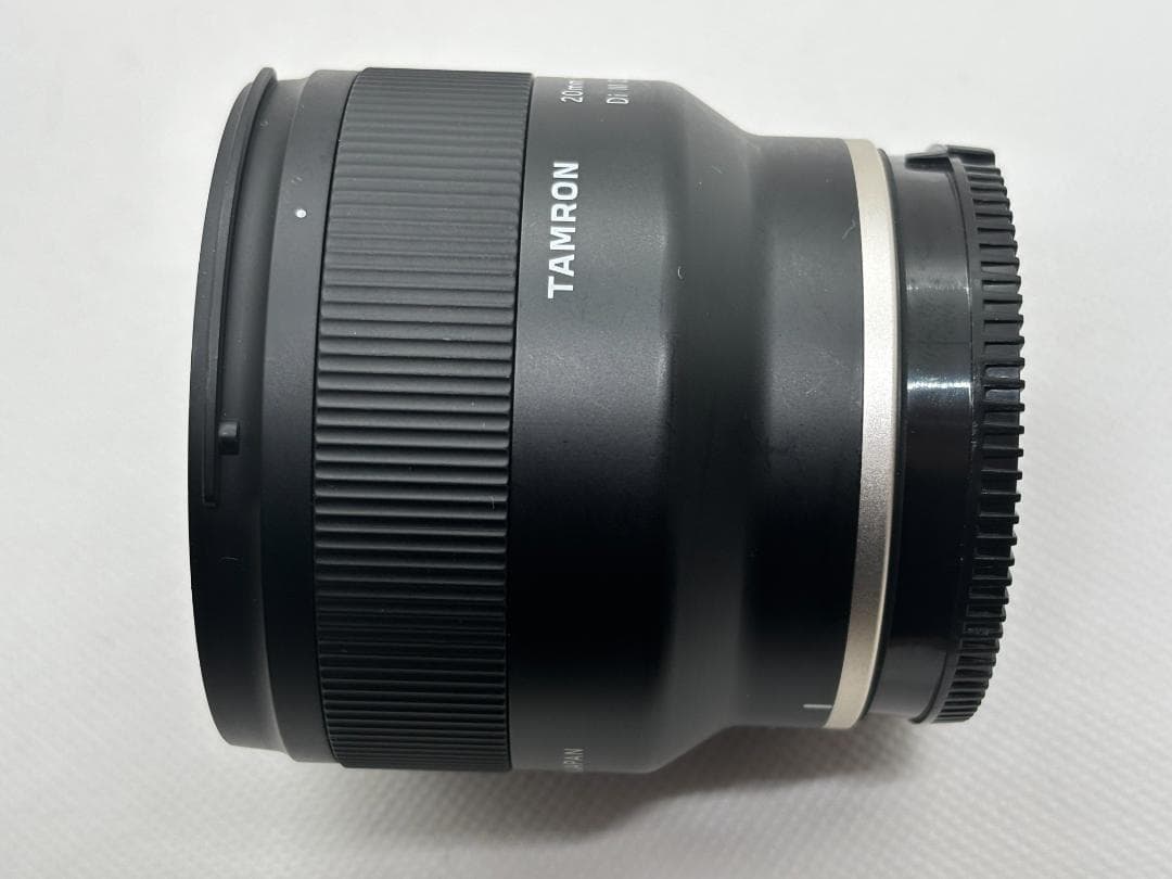 【最短撮影11ｃｍの広角レンズ】：タムロン TAMRON 20mm F/2.8