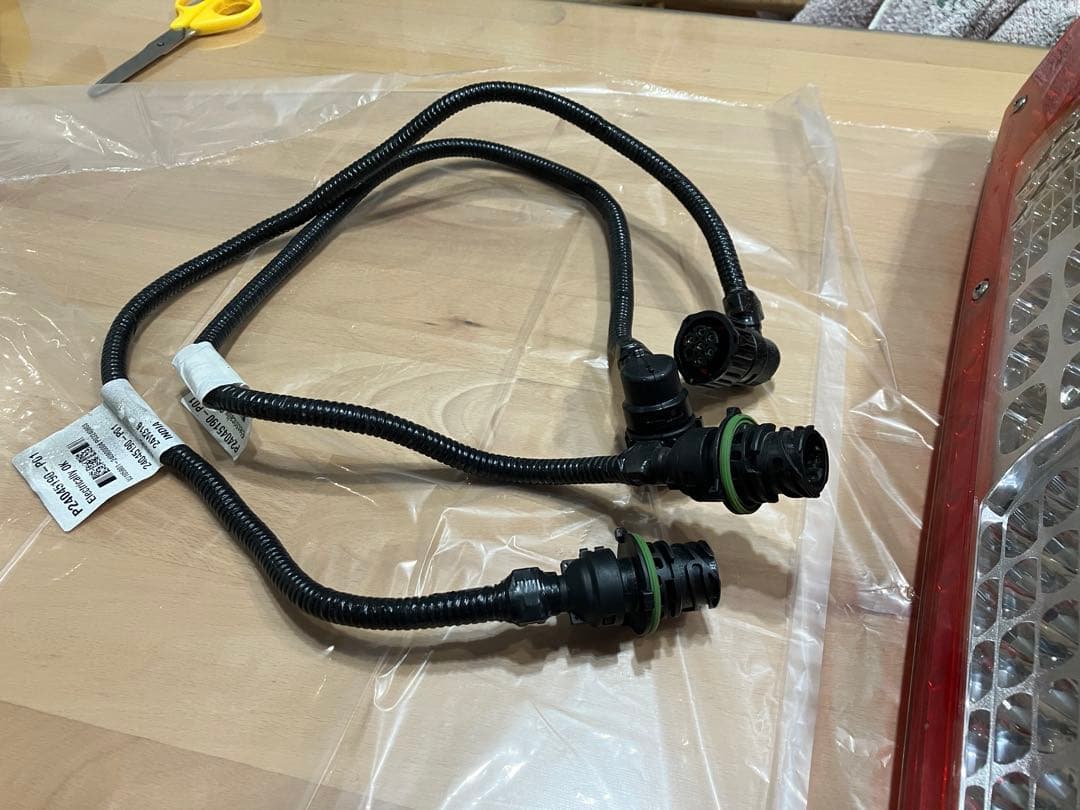 UDクオン純正LEDテールランプ　1セット