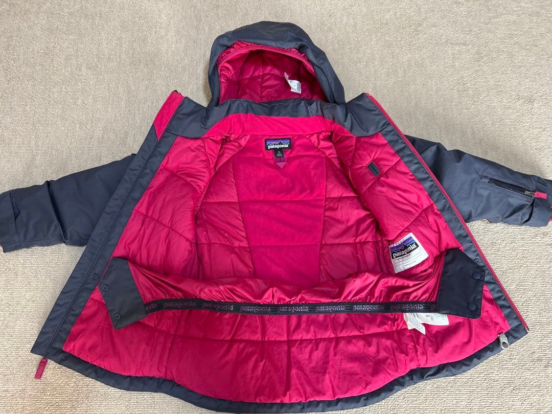 patagonia スノージャケット　キッズSサイズ　7-8才