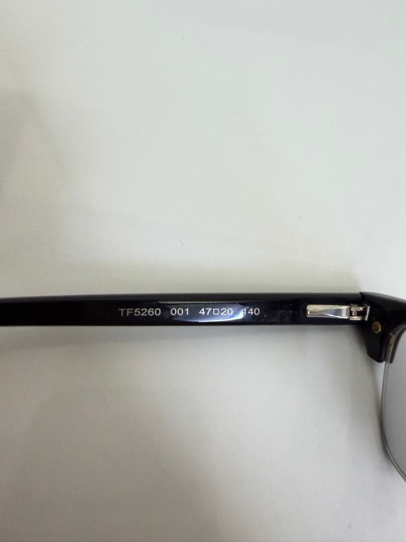 トムフォード TF5260 度なし ライトグレー　サングラス　度なし