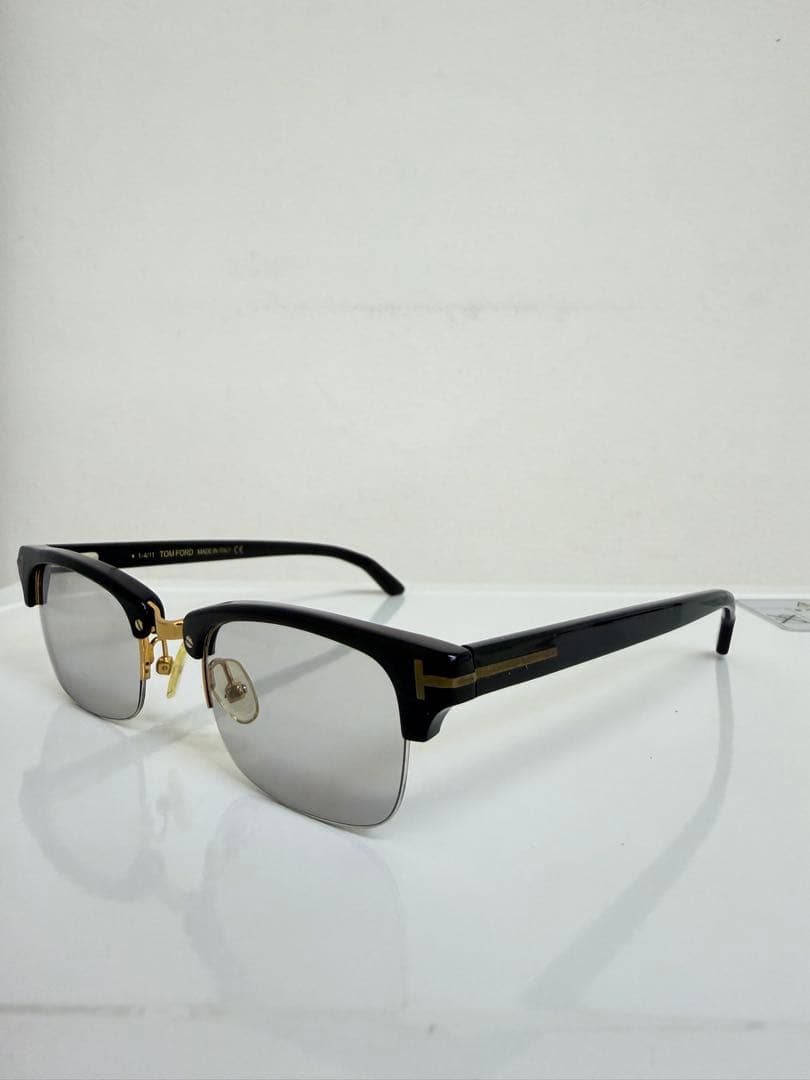 トムフォード TF5260 度なし ライトグレー　サングラス　度なし