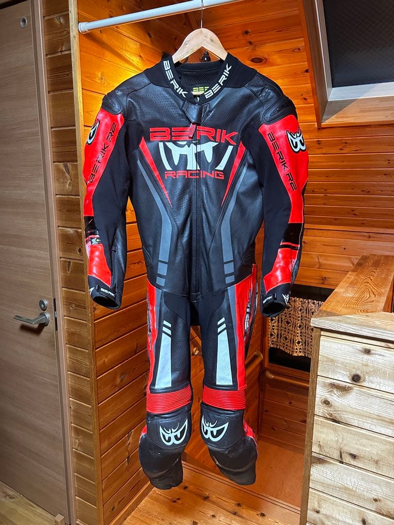 今日限り値下げ BERIK ベリック　レーシングツナギ　52サイズ