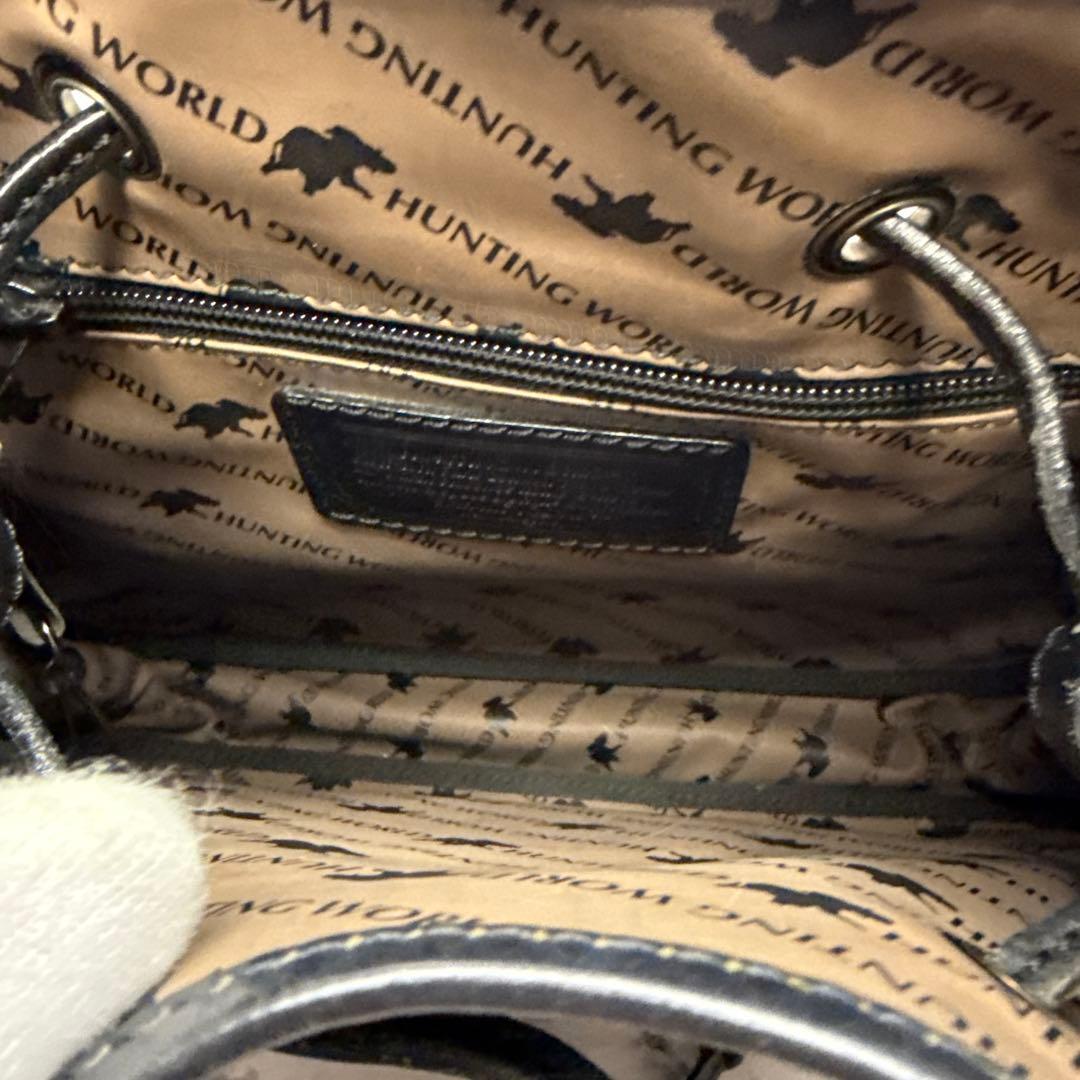 (美品)大人気、ハンティングワールド、ショルダーバッグ、巾着タイプ、男女兼用、黒