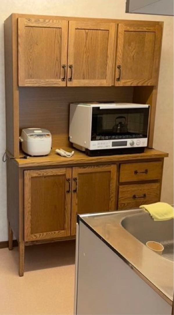 カントリー風　食器棚