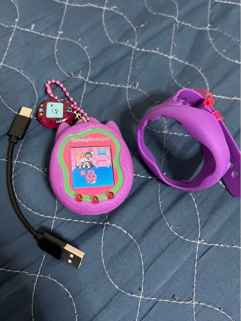 おぱんちゅうさぎ　サンリオ　たまごっちUni パープル 本体　箱付き