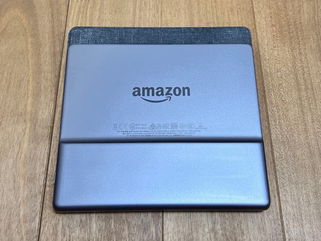 P*y様 Kindle Oasis 第10世代 8GB 広告なし カバー付き A