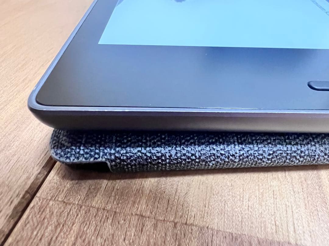 P*y様 Kindle Oasis 第10世代 8GB 広告なし カバー付き A