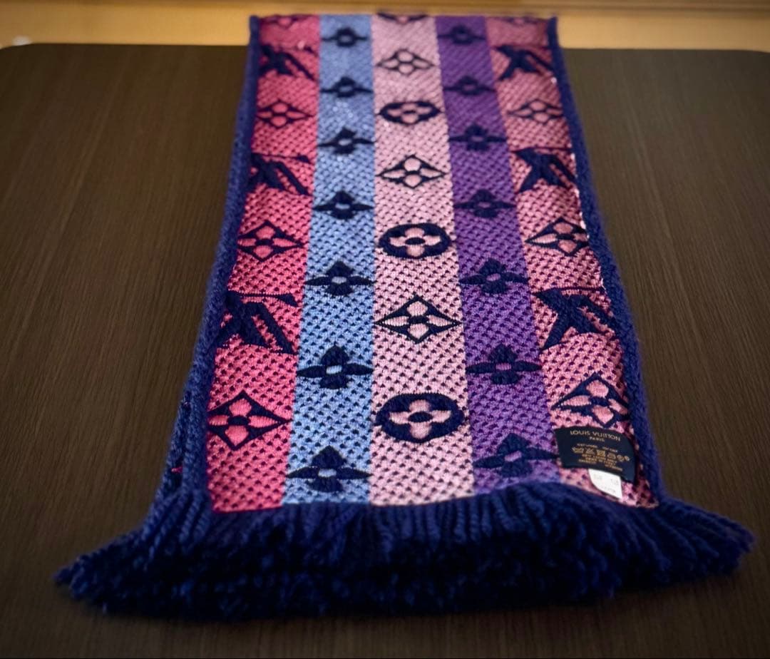 LOUIS VUITTONエシャルプロゴマニア　レインボーモノグラムマフラー♡