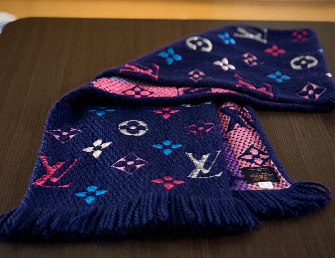 LOUIS VUITTONエシャルプロゴマニア　レインボーモノグラムマフラー♡