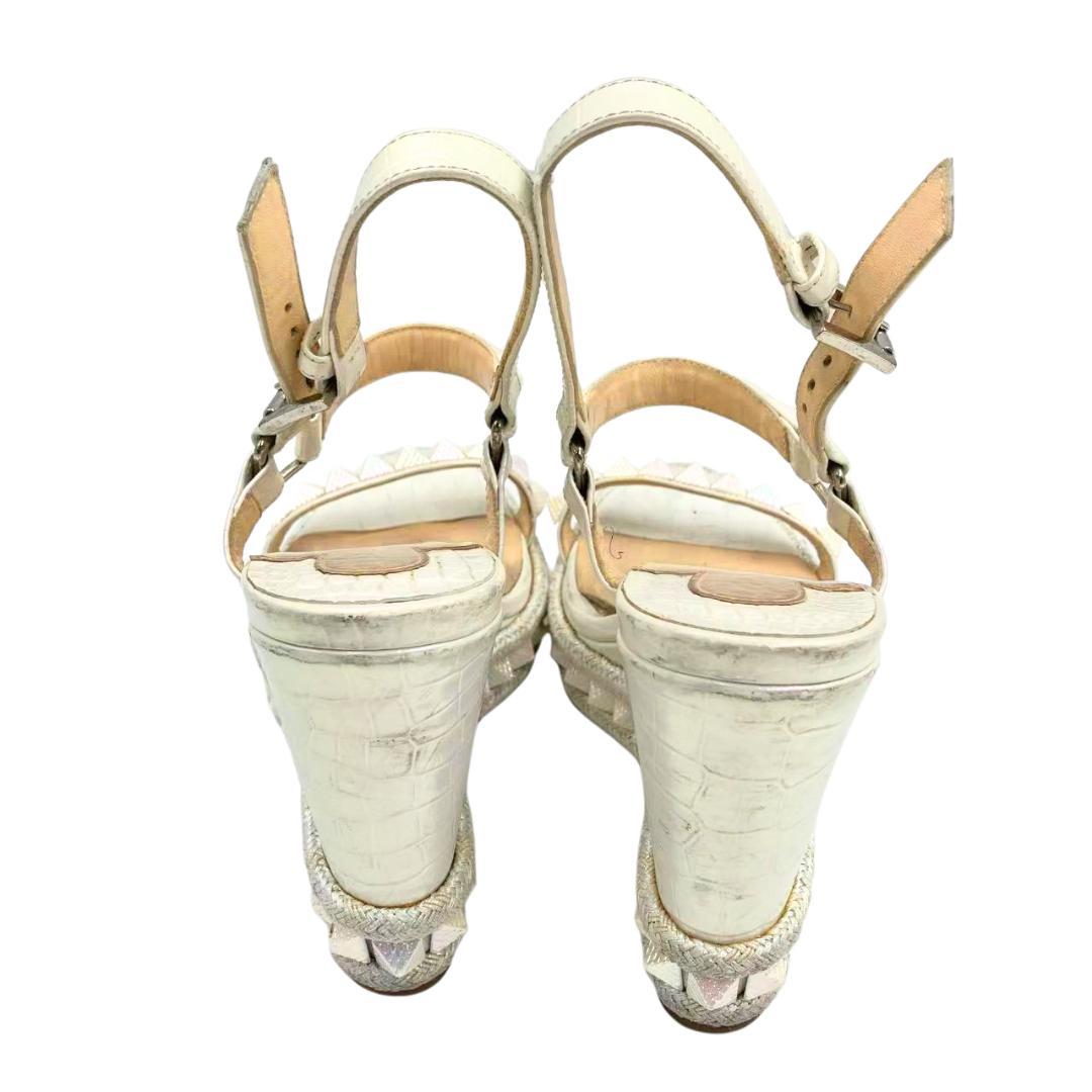 クリスチャンルブタン サンダル 厚底 スタッズ オーロラ ホワイト 38