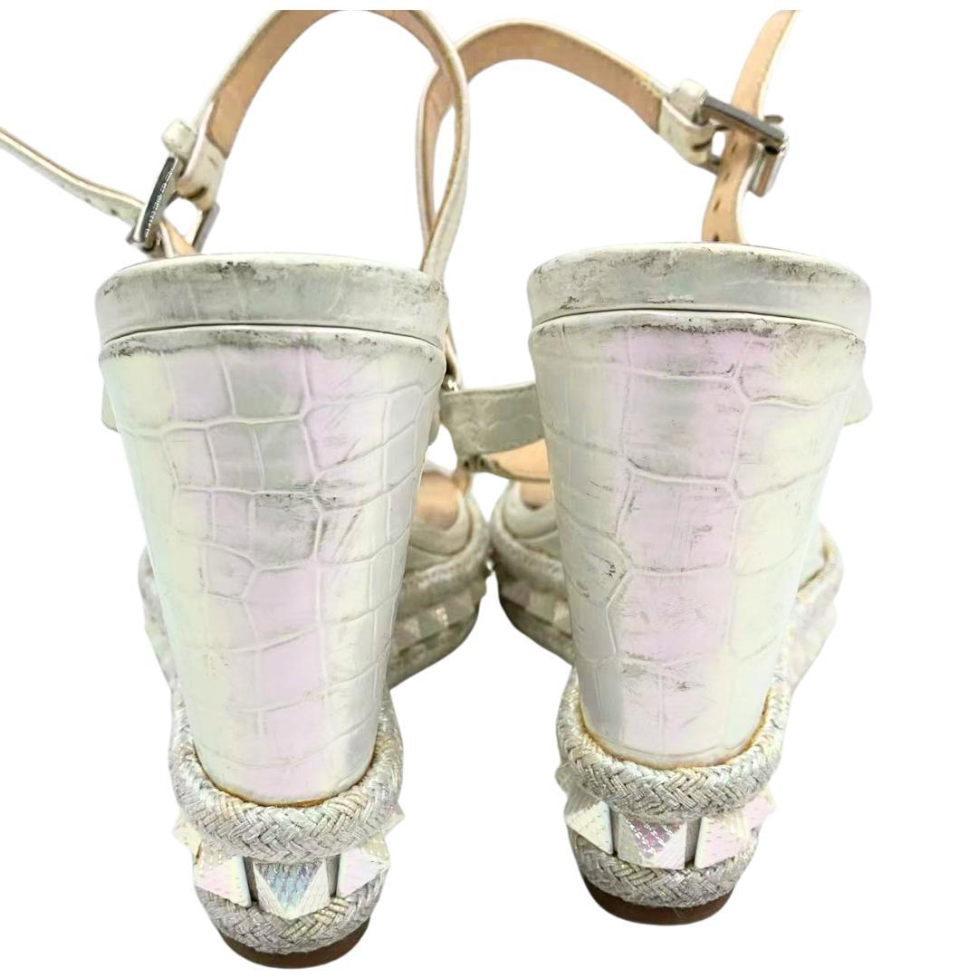 クリスチャンルブタン サンダル 厚底 スタッズ オーロラ ホワイト 38