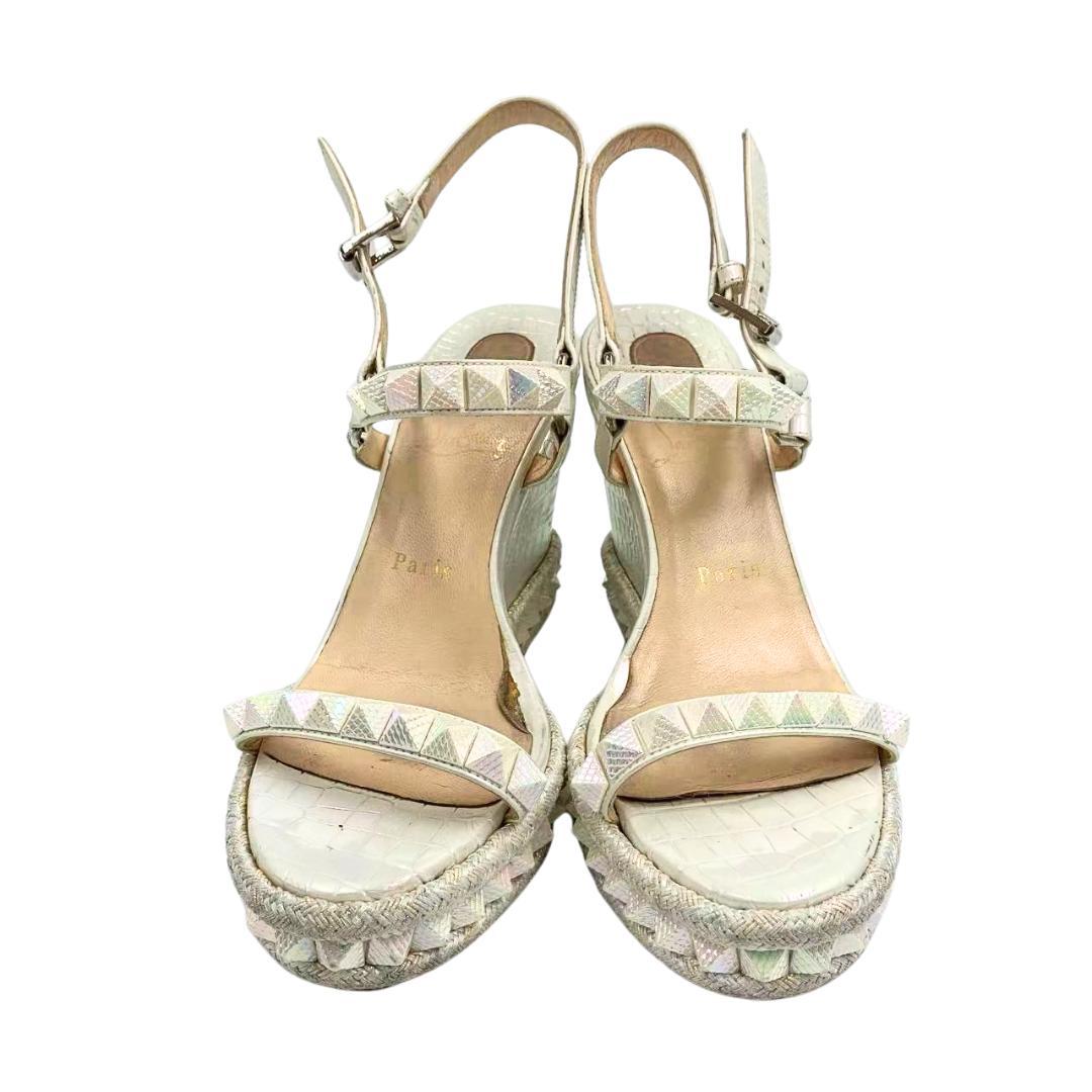 クリスチャンルブタン サンダル 厚底 スタッズ オーロラ ホワイト 38