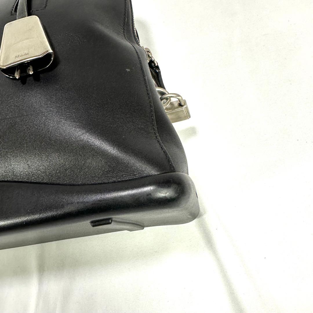 PRADA プラダトートバッグ　ブラック　シルバー　レザー　手持ちバッグ　鞄
