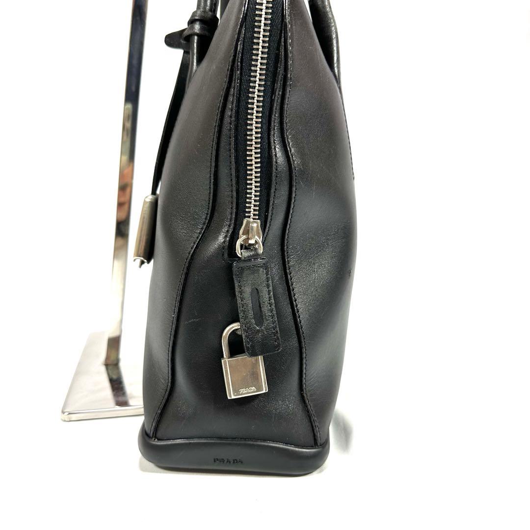 PRADA プラダトートバッグ　ブラック　シルバー　レザー　手持ちバッグ　鞄