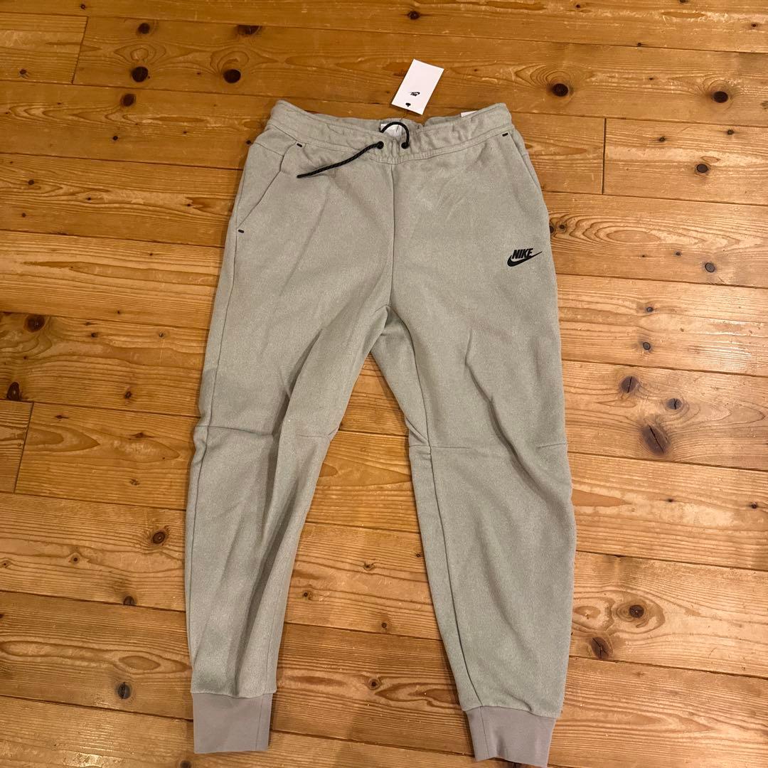 新品　ナイキ　テックフリース　セットアップ上下セットL