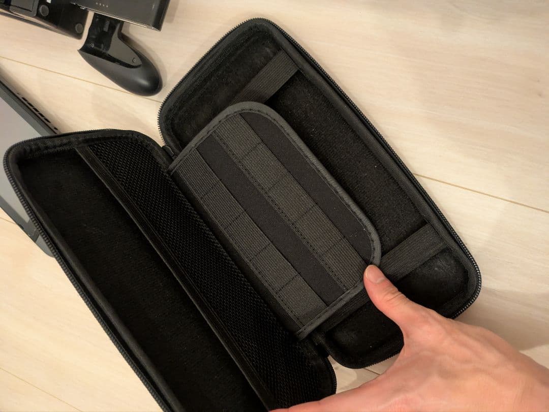 NintendoSwitch本体　グレー　専用ケース付き