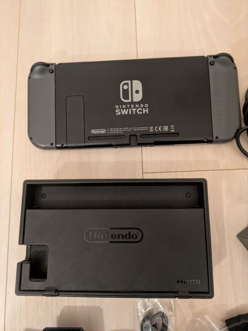 NintendoSwitch本体　グレー　専用ケース付き