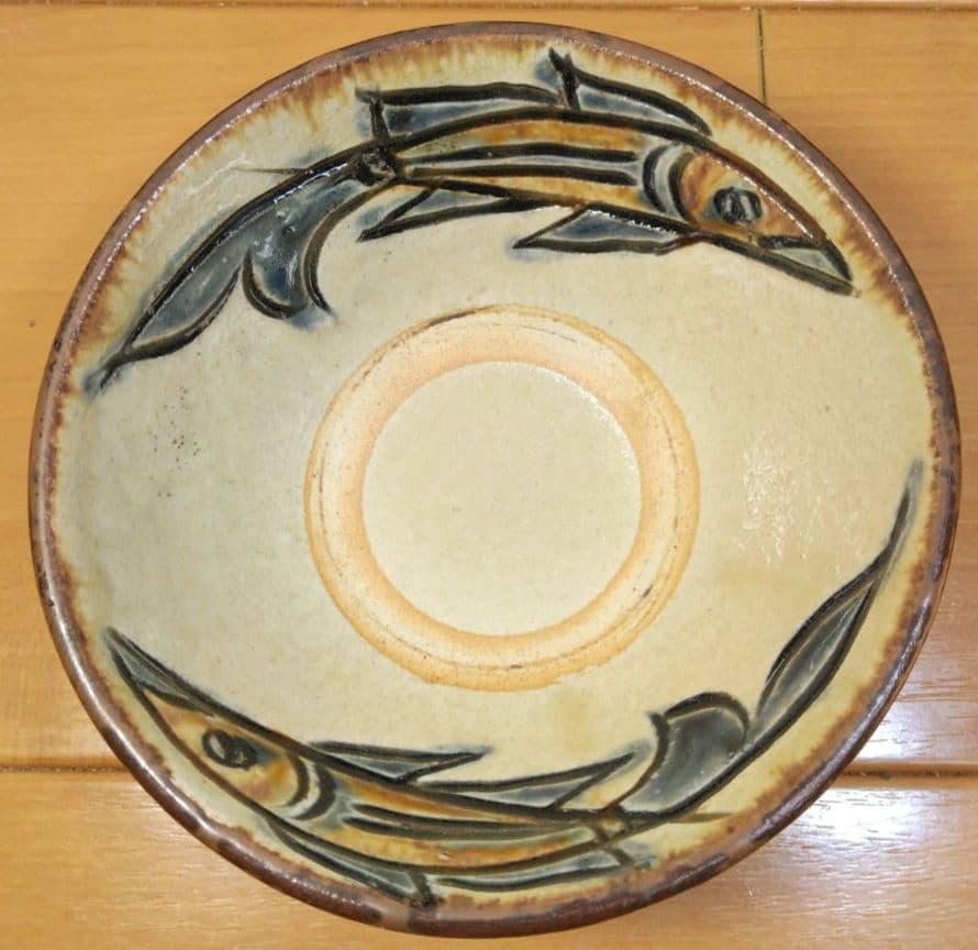 人間国宝 金城次郎 魚紋茶碗 栞 共箱 美品 壺屋焼 壷屋焼 やちむん 魚2匹