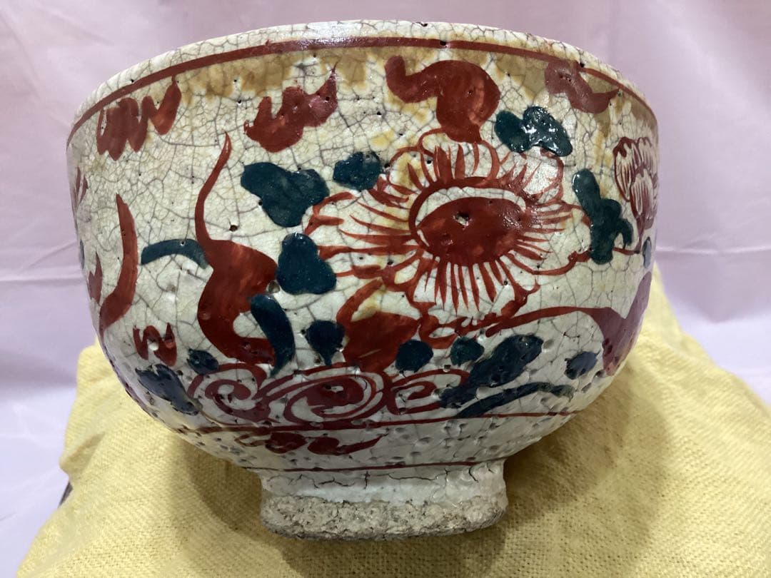 古犬山焼　呉須赤絵　花唐草紋様　鳳凰紋　江戸時代　時代物　伝統的な赤と緑の茶碗