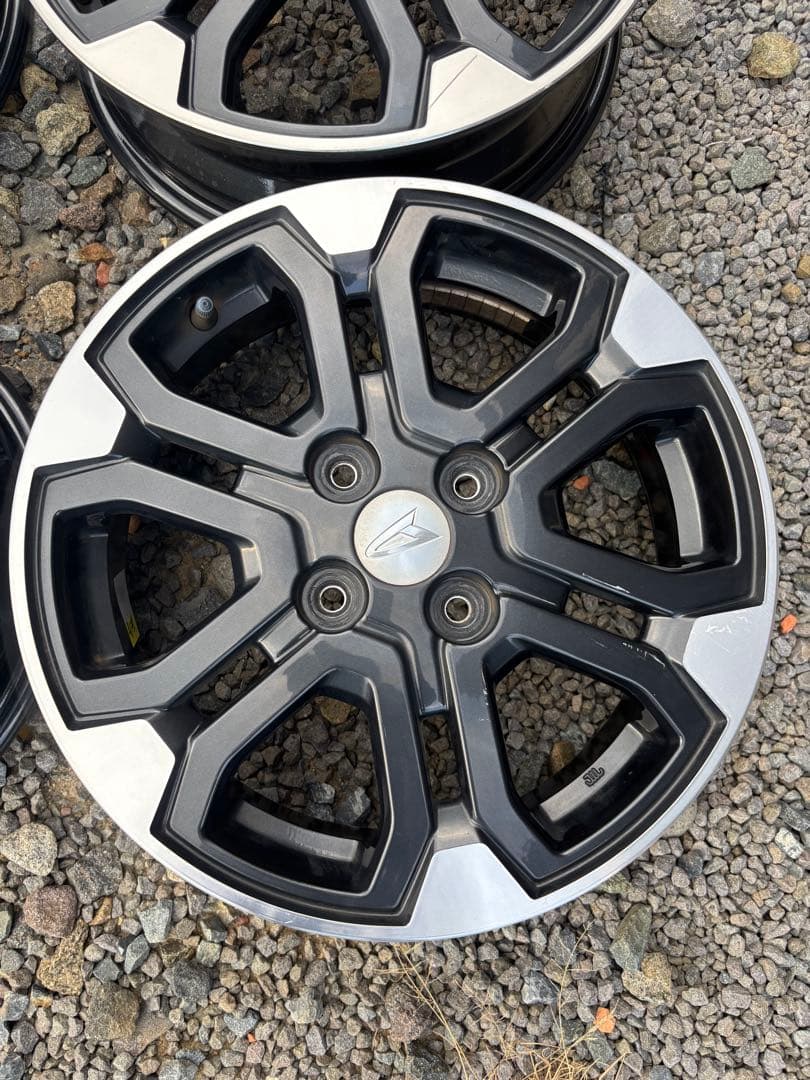 ダイハツ純正　15インチホイール