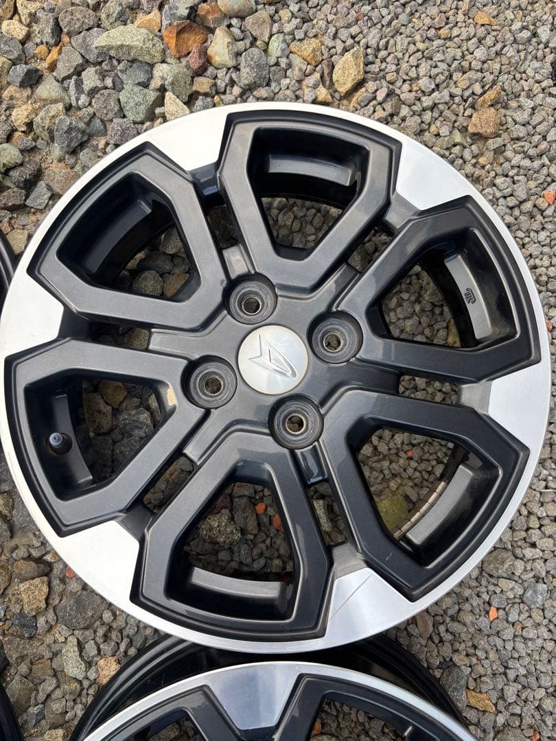 ダイハツ純正　15インチホイール