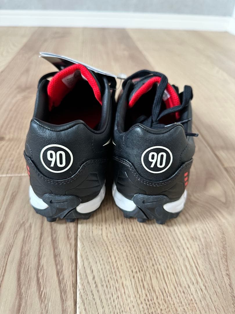 NIKEトータル90 シュート Ⅱ TF(ブラック×ホワイト)
