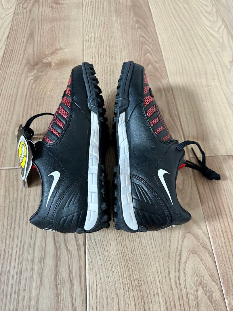 NIKEトータル90 シュート Ⅱ TF(ブラック×ホワイト)