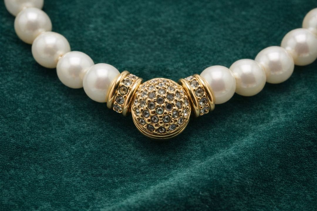 e*o様 パールとクリスタル装飾ネックレス