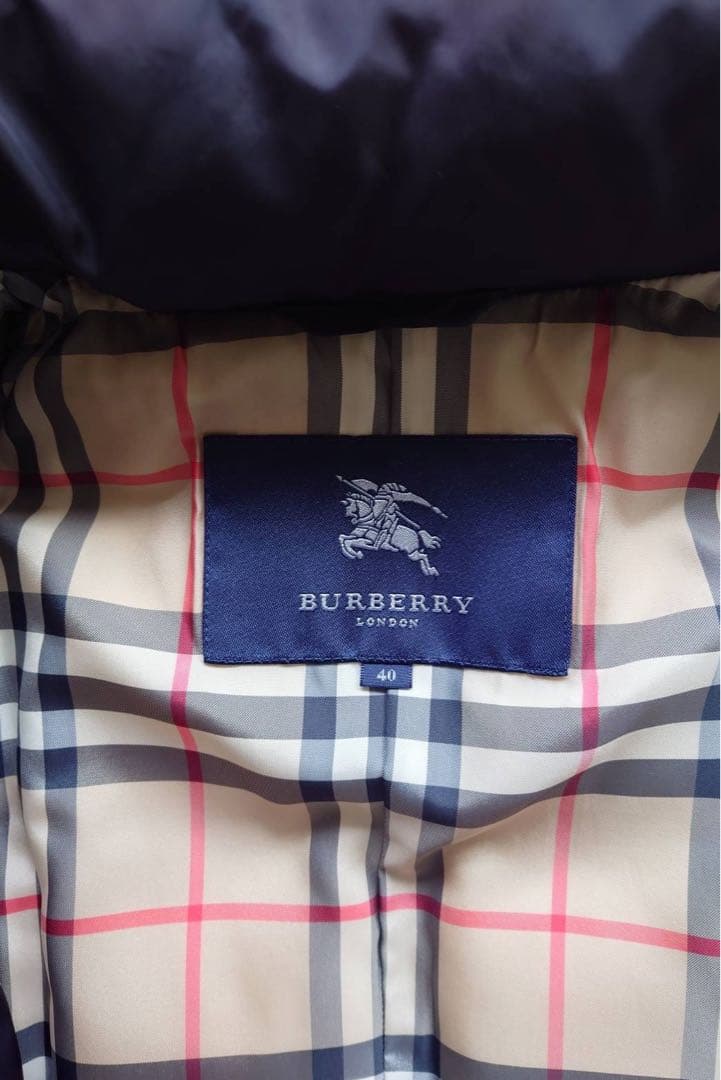 バーバリー　ネイビー ダウンベスト ファー付き　サイズ40