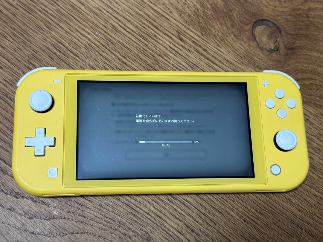 任天堂 switch liteイエロー 本体 ケース付き 延長保証あり