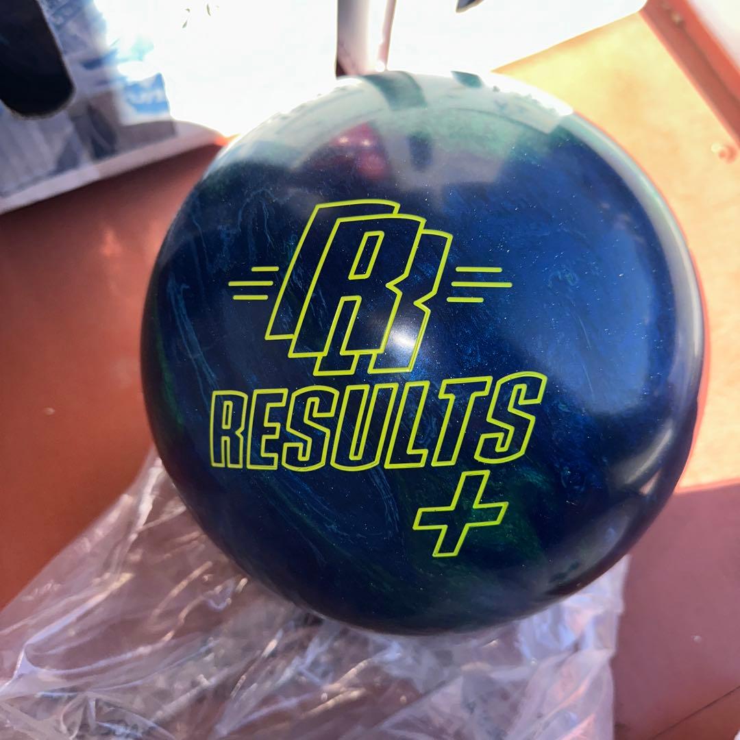 RESULTS PLUS ボウリングボール 15LB EMRLD/BLUE