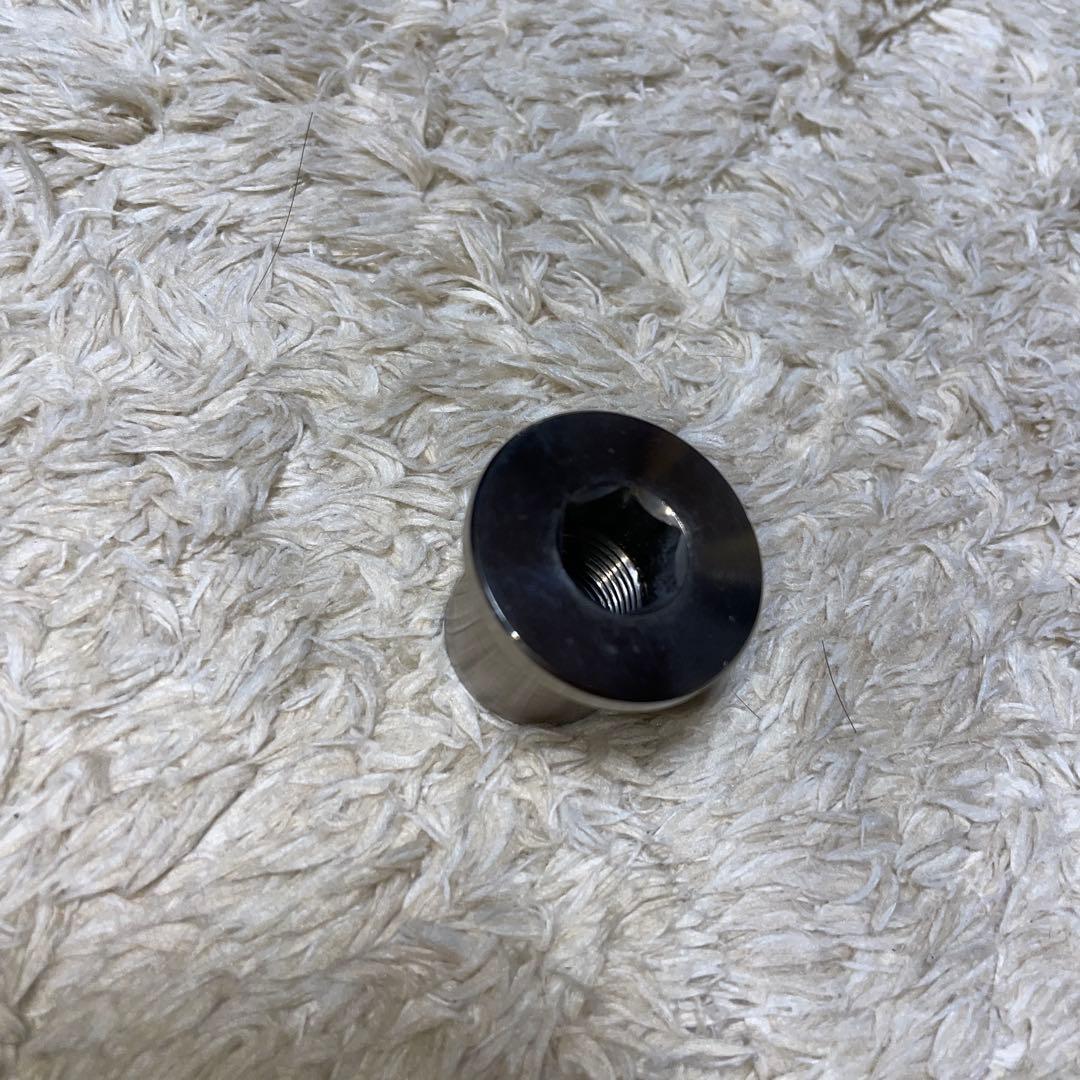 GPZ900R 大口径20 リア　アクスルシャフト　別売りナット付き。