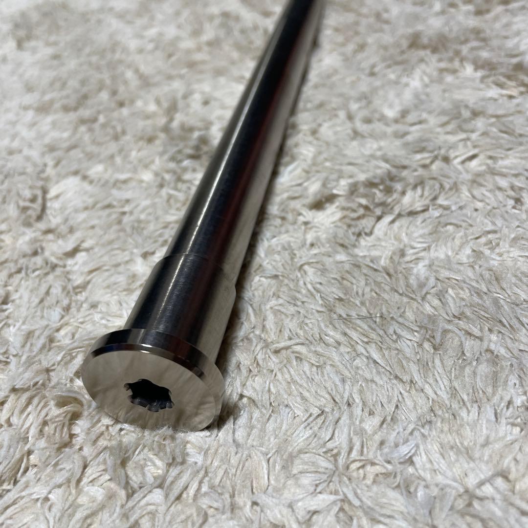 GPZ900R 大口径20 リア　アクスルシャフト　別売りナット付き。