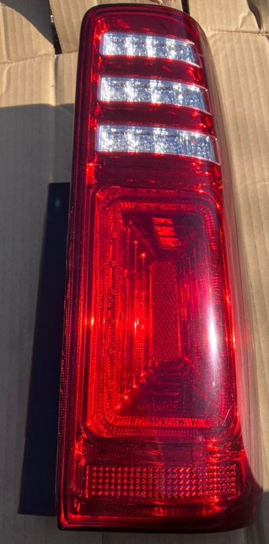 JB23ジムニー 3DホールフルLEDテールV2 レッドクリアー
