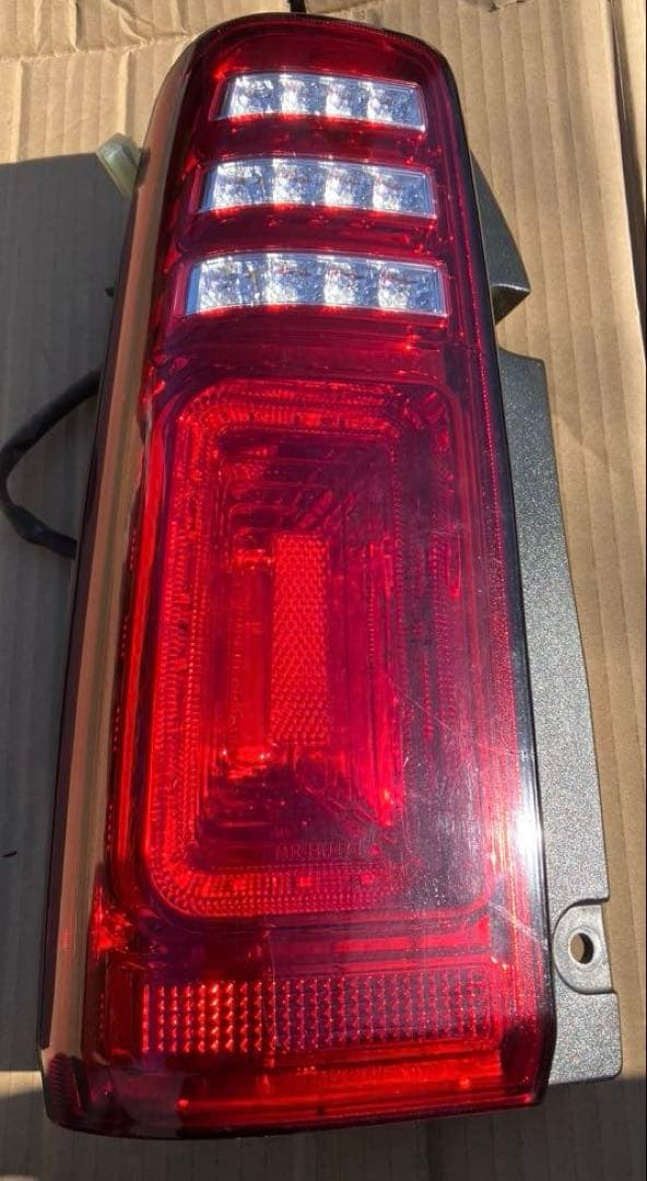 JB23ジムニー 3DホールフルLEDテールV2 レッドクリアー