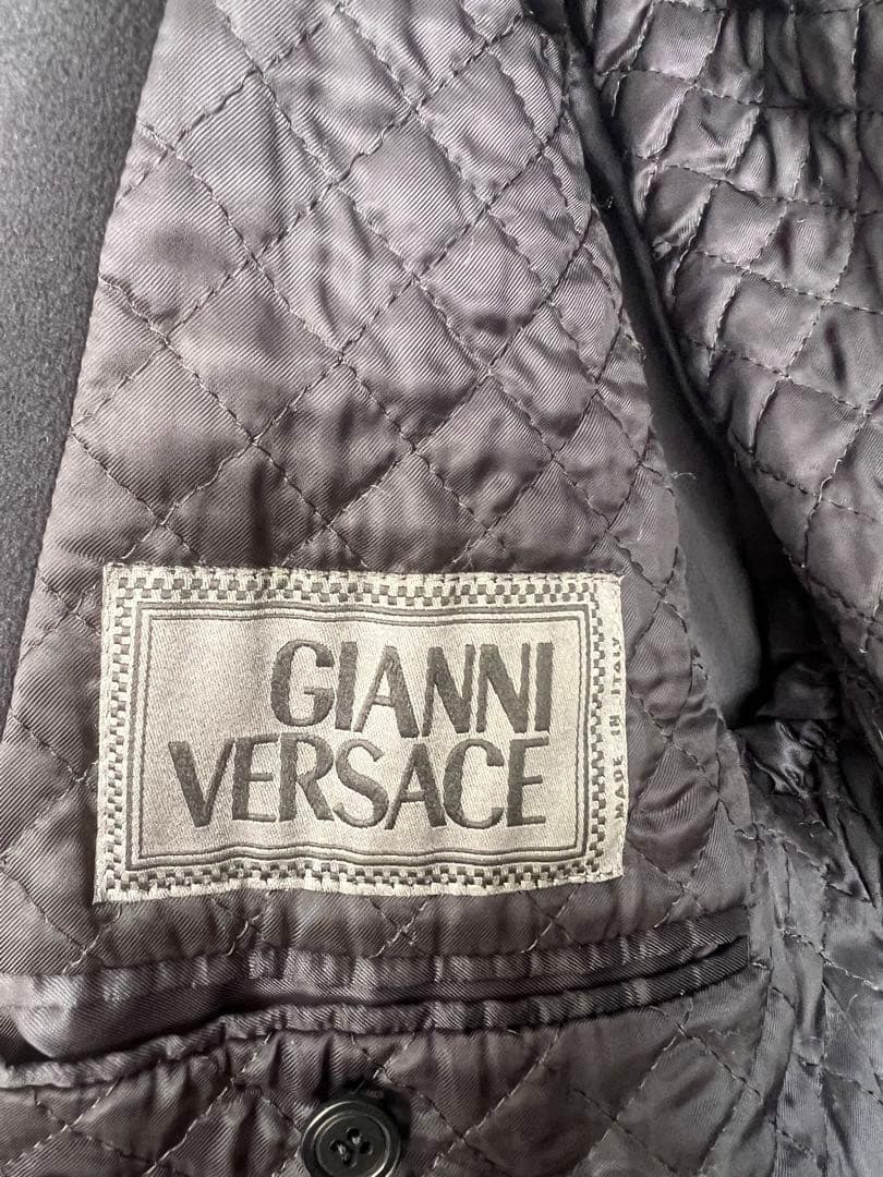 ベルサーチ　ダブルブレストピーコート　（色）濃紺　（素材）ラムウール